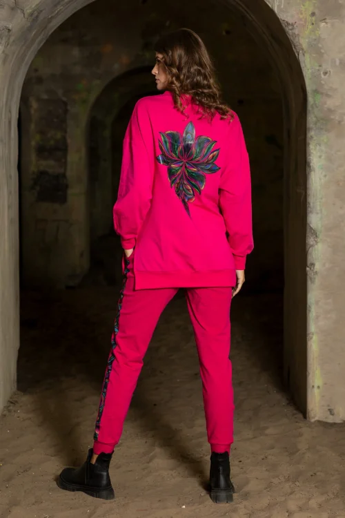 bluza-oversize-i-spodnie-z-lampasami-różowe--BLOOM-vippi-design-5.jpg