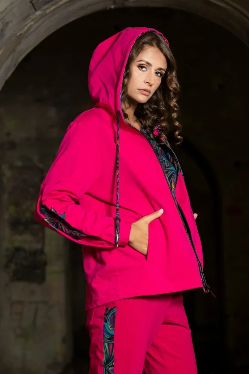 bluza-z-kontrą--i-spodnie-z-lampasami-różowe--BLOOM-vippi-design-7.jpg