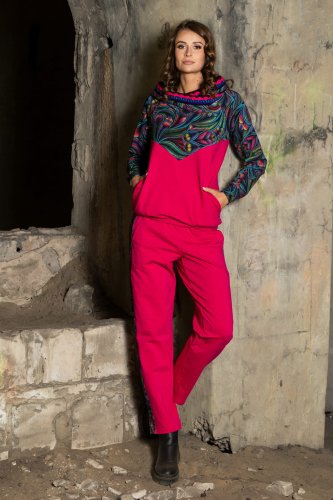 bluza-z-szydełkową-koronką-różowa-i-spodnie-z-lampasami-różowe-luźne--BLOOM-vippi-design-2.jpg