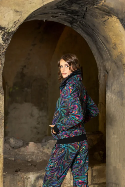 bluzka-sportowa-czarna-i-bojówki-i-kurtka-na-minky-z-golfem--BLOOM-vippi-design-6.jpg