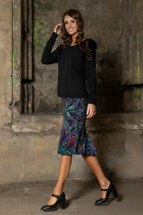 bluzka-z-szydelkowym-ramieniem-i-spodnica-midi-BLOOM-vippi-design.jpg