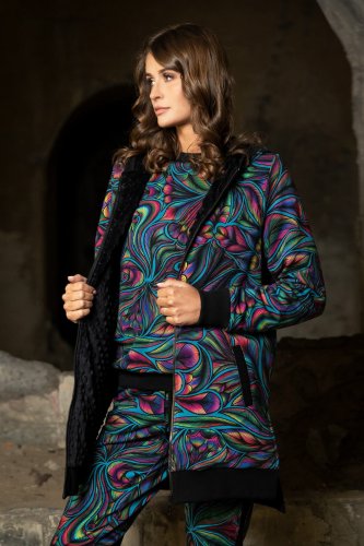 spodnie-z-lampasami-i-bluzka-sportowa-i-bluza-ocieplana-BLOOM-vippi-design-12.jpg