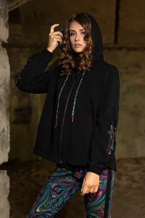 spodnie-czarne-z-lampasami-i--bluza-z-kontrami-czarna--BLOOM-vippi-design-8.jpg