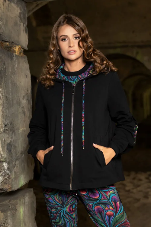 spodnie-czarne-z-lampasami-i--bluza-z-kontrami-czarna--BLOOM-vippi-design-6.jpg