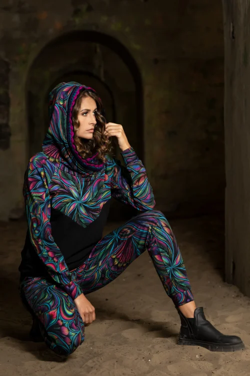 spodnie-z-lampasem-i--bluza-z-szydelkową-koronką-BLOOM-vippi-design-4.jpg