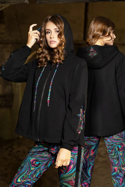 spodnie-czarne-z-lampasami-i--bluza-z-kontrami-czarna--BLOOM-vippi-design-8a.jpg