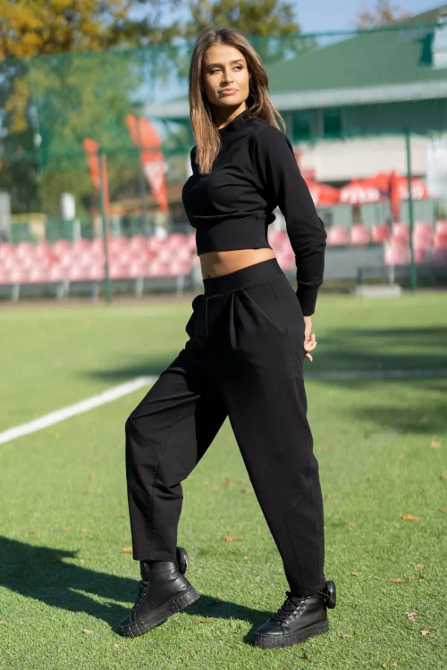 spodnie-luźne-dresowe-i-krotka-bluza-BASIC-vippi-design-6.jpg