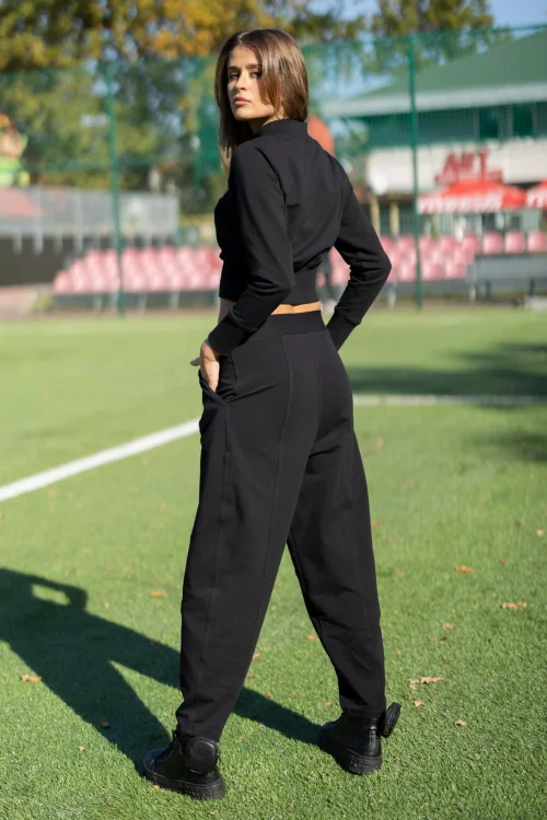 spodnie-luźne-dresowe-i-krotka-bluza-BASIC-vippi-design-11.jpg