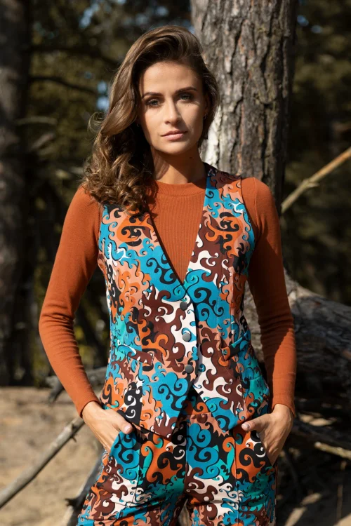 bluzka-ribb-camelowa-BASIC-i-spodnie-w-kant-i-kamizelka--FLOW-vippi--design-11.jpg
