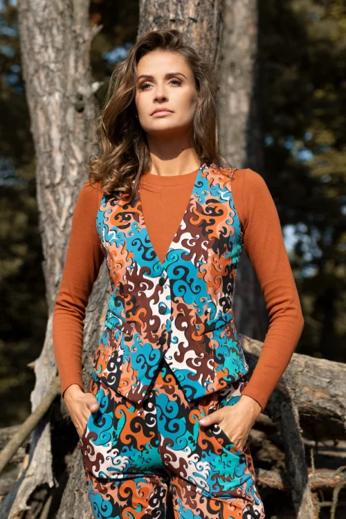 bluzka-ribb-camelowa-BASIC-i-spodnie-w-kant-i-kamizelka--FLOW-vippi--design-14.jpg