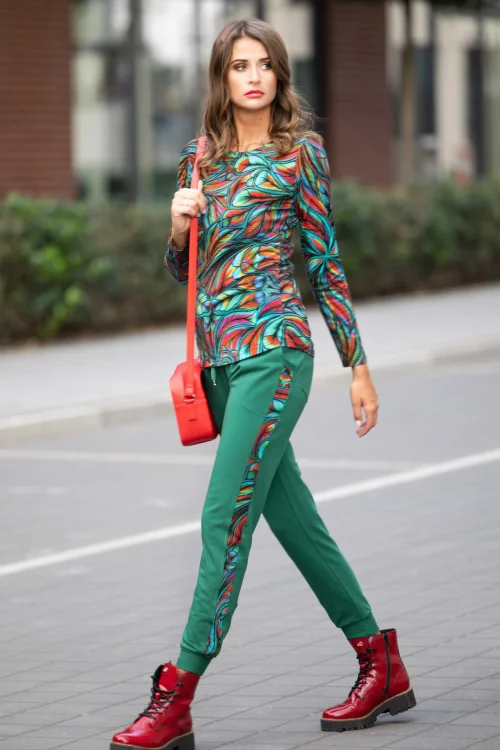 bluzka-klasyczna-kolorowa-i-spodnie-z-lampasami-BLOOM-green-vippidesign-5.jpg
