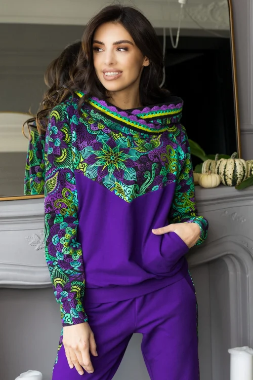 bluza-fioletowa-z-szydełkową-koronką-i-spodnie-z-lampasami-fioletowe--LILY-violet-Vippi-design-7.jpg