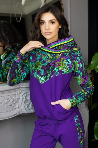 bluza-fioletowa-z-szydełkową-koronką-i-spodnie-z-lampasami-fioletowe--LILY-violet-Vippi-design-2.jpg