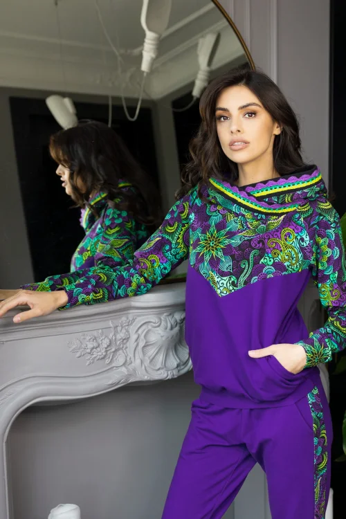 bluza-fioletowa-z-szydełkową-koronką-i-spodnie-z-lampasami-fioletowe--LILY-violet-Vippi-design-3.jpg