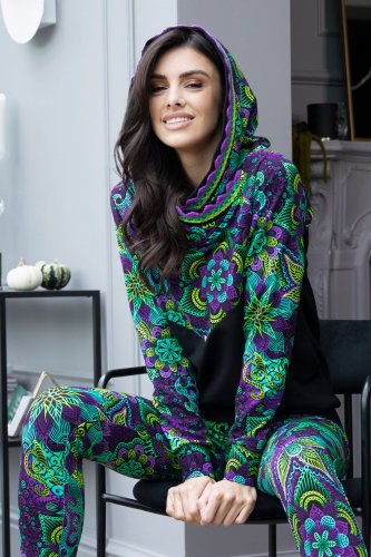 bluza-czarna-z-szydełkową-koronką-i-spodnie-wąskie-kolorowe-LILY-violet-Vippi-design-14a.jpg