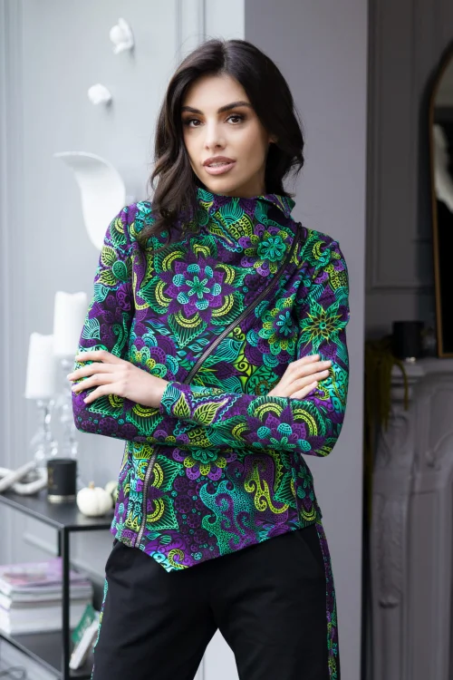 bluza-kolorowa-asymetryczna-i-spodnie-czarne-lużne-z-lampasem-e-LILY-violet-Vippi-design-10.jpg