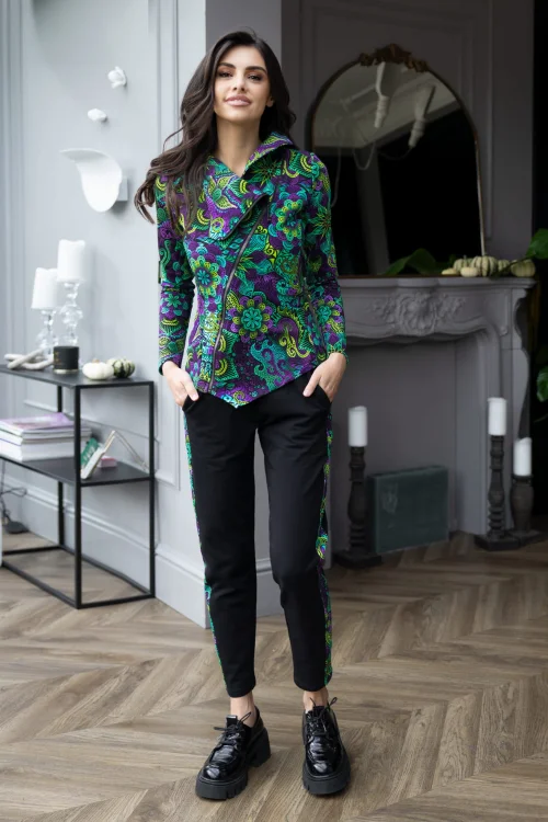 bluza-kolorowa-asymetryczna-i-spodnie-czarne-lużne-z-lampasem-e-LILY-violet-Vippi-design-3.jpg
