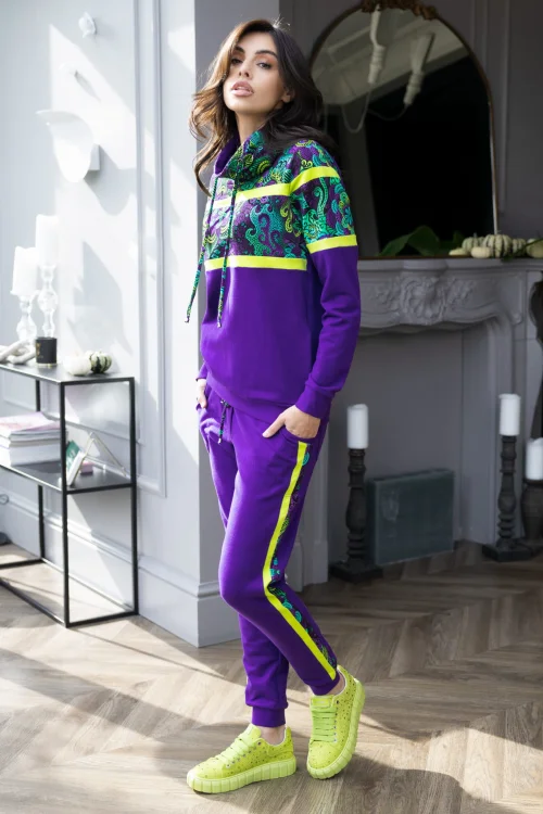 bluza-fioletowa-i-spodnie-z-podwójnym-lampasem--LILY-violet-Vippi-design2.jpg