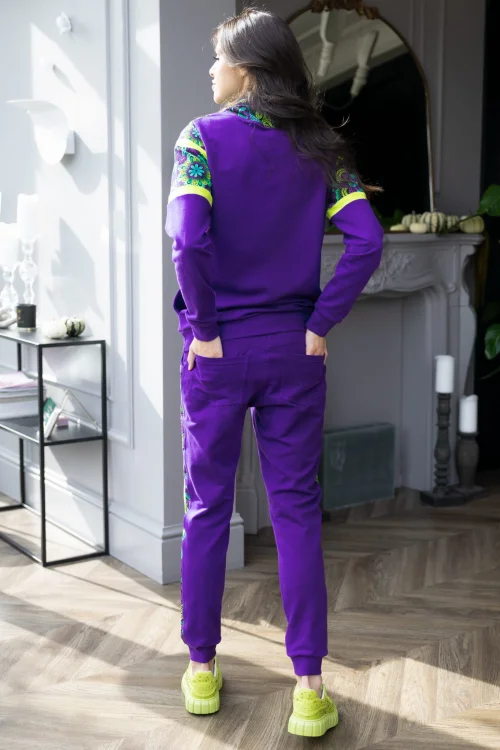bluza-fioletowa-i-spodnie-z-podwójnym-lampasem--LILY-violet-Vippi-design-3.jpg