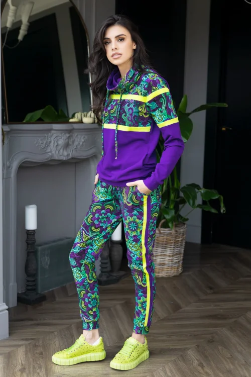 bluza-z-golfem-fioletowa-i-spodnie-kolorowe-z-podwojnym-lampasem-cz--LILY-violet-Vippi-design-2.jpg