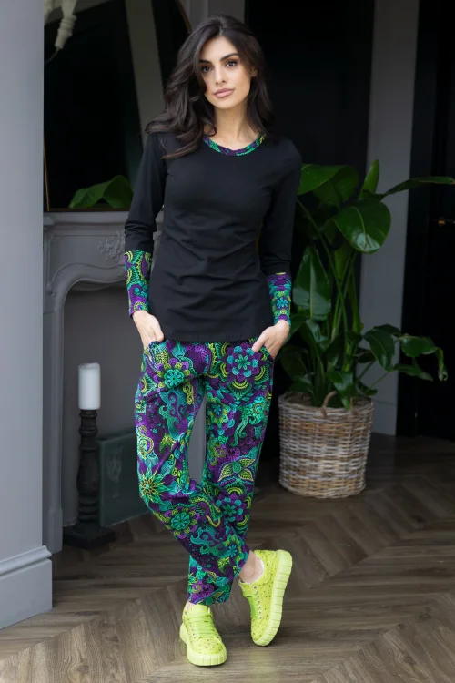 bluzka-czarna-z-mankietami-i-spodnie-zluźne-LILY-violet-Vippi-design-3.jpg