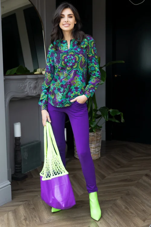 bluzka-luxna-z-pęknięciem-i-spodnie-fiioletowe-wąskie--LILY-violet-Vippi-design-3.jpg