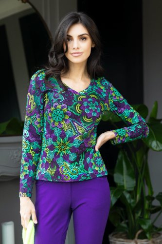 bluzka-lklasyczna-w-serek-i-spodnie-fiioletowe-wąskie--LILY-violet-Vippi-design-3.jpg