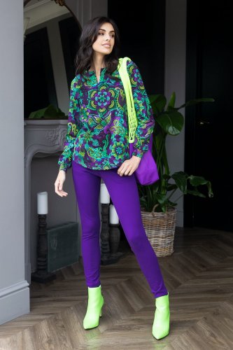 bluzka-luxna-z-pęknięciem-i-spodnie-fiioletowe-wąskie--LILY-violet-Vippi-design-6.jpg