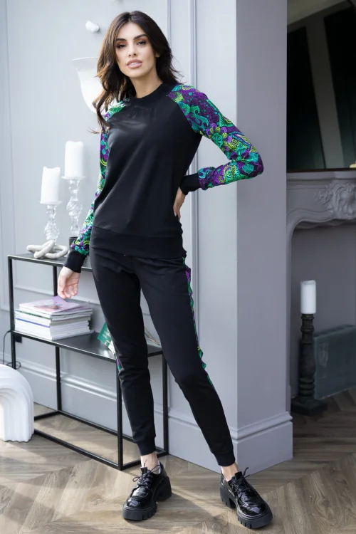 bluzka-sportowa-czarna-i-spodnie-czarne-z-lampasami--LILY-violet-Vippi-design-2.jpg