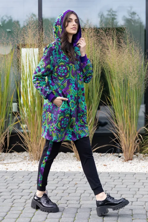 Kurtka--i-spodnie-czarne-z-lampasami--LILY-violet-Vippi-design-1.jpg