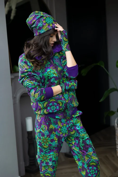 spodnie-bojówki-i-bluzka-sportowa-kolorowa-i-bluza-ocieplana-z-golfem-i-akcesoria-LILY-violet-Vippi-design-7.jpg