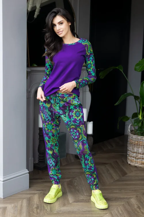 bluzka-reglanowa-fiolet-i-spodnie-z-lampasami--LILY-violet-Vippi-design-33.jpg