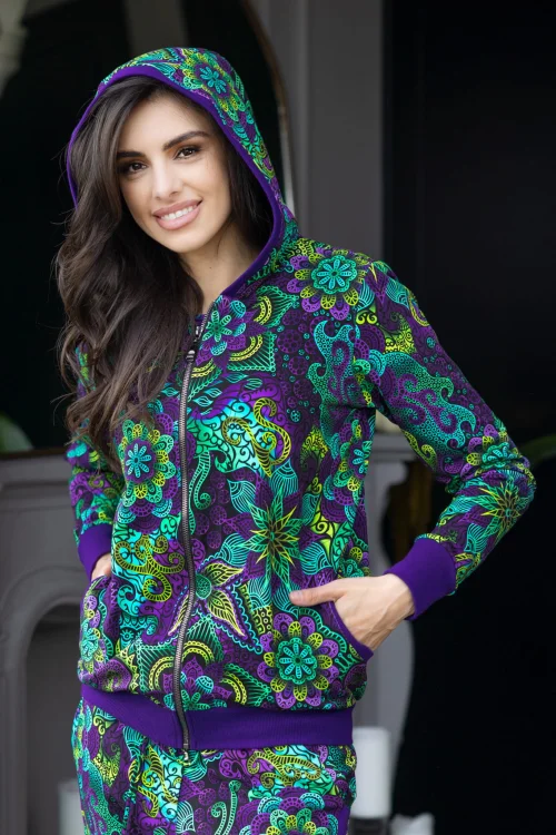 bomberka-z-kapturem-i-spodnie-z-lampasami--LILY-violet-Vippi-design-9.jpg