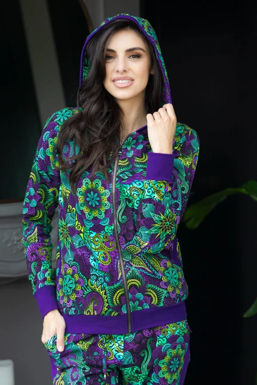 bomberka-z-kapturem-i-spodnie-z-lampasami--LILY-violet-Vippi-design-8.jpg