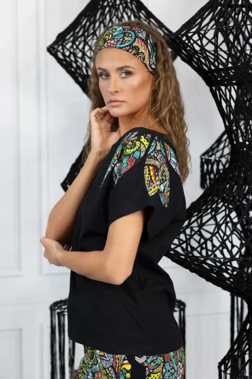 bluzka-biała-trapezow-czarna-z-aplikacjami-VIPPI-DESIGN-7.jpg