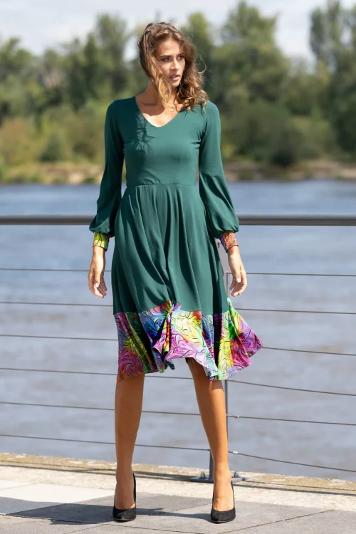 sukienka-midi-wiskozowa-z-kola-serek-zielon-zielona-BLOOM-multi-Vippi-Desgn-2.jpg