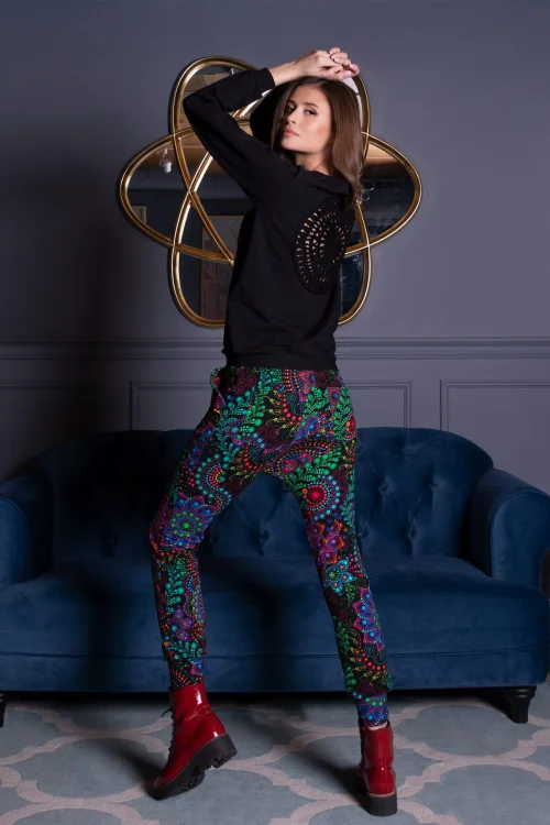 bluza-z-szydełkową-rozeta-KGart-i-spodnie-z-guzikami-RIO-vippi-design-2.jpg