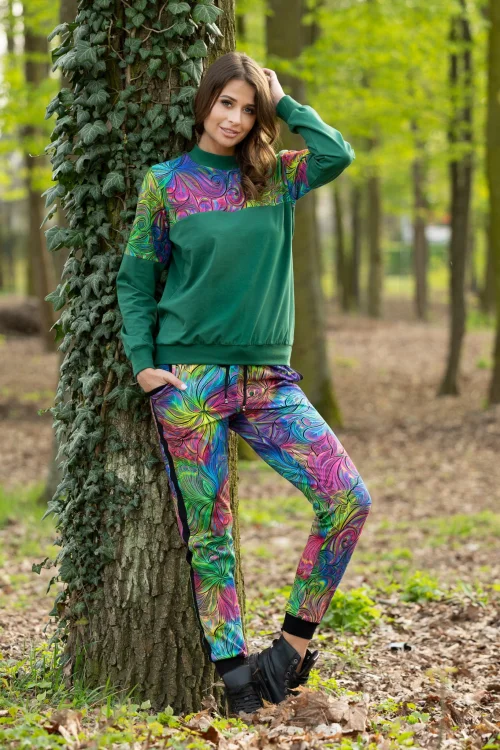bluzka-sportowa-zielona-z-kolorowym-karczkiem-i-spodnie-z-lampasami---BLOOM-multi-vippidesign-6.jpg