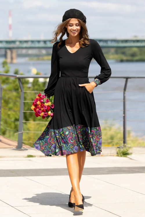 sukienka-czarna-z-wiskozowa-z-koła-FLORAL-vippi-design--5.jpg