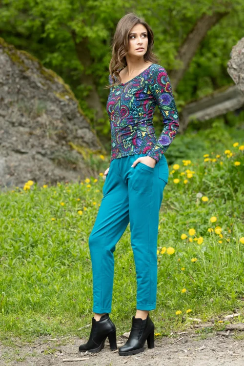 bluzka-klasyczna-dekolt-V-i-spodnie-z-mankietami--petrol-FLORAL-vippi-design-5.jpg