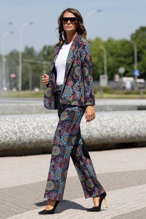 marynarka-krótka,-bluzka-biała-prążek,-spodnie-szerokie-w-kant-RIO-Vippi-Design-1.jpg