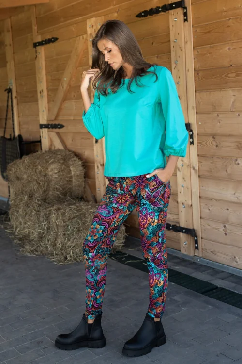 Bluzka-luźna-turkusowa-i-spodnie-z-mankietami-LILY-vippi-design.jpg