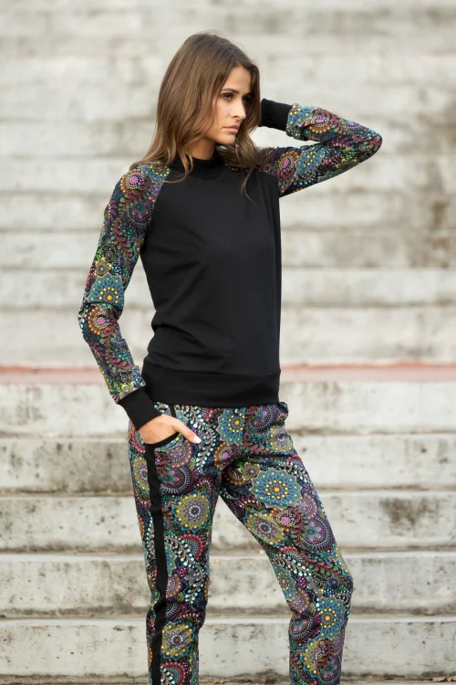 bluzka-czarna-sportowa-i-spodnie-z-lampasami-vippidesign-47.jpg