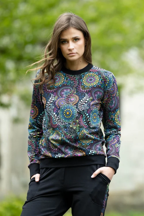 bluzka-sportowa-i-spodie-czarne-z-mankietami--RIO-vippi-design--6.jpg