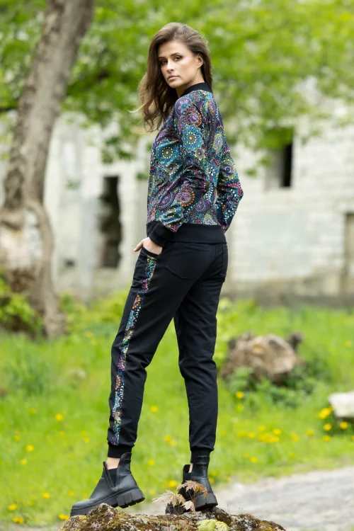 bluzka-sportowa-reglanoa-i-spodie-czarne-z-mankietami--RIO-vippi-design-4.jpg