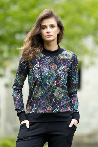bluzka-sportowa-reglanoa-i-spodie-czarne-z-mankietami--RIO-vippi-design.2.jpg