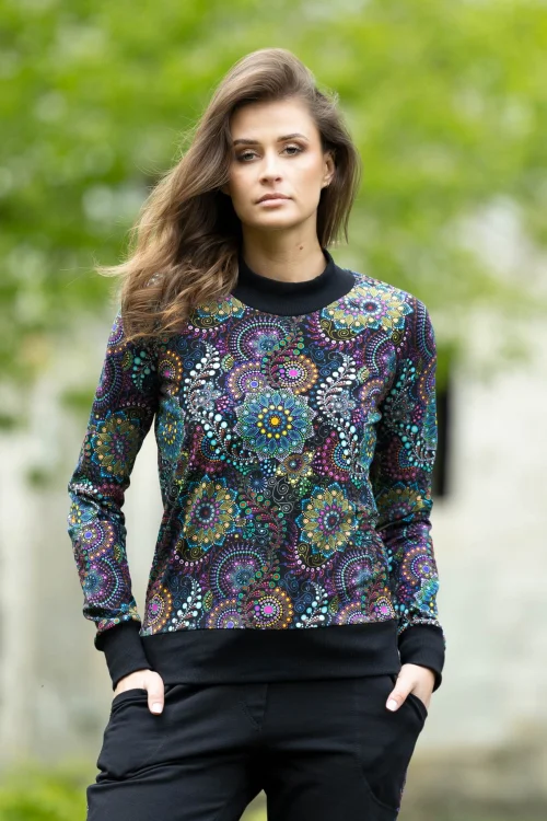 bluzka-sportowa-reglanoa-i-spodie-czarne-z-mankietami--RIO-vippi-design.2.jpg
