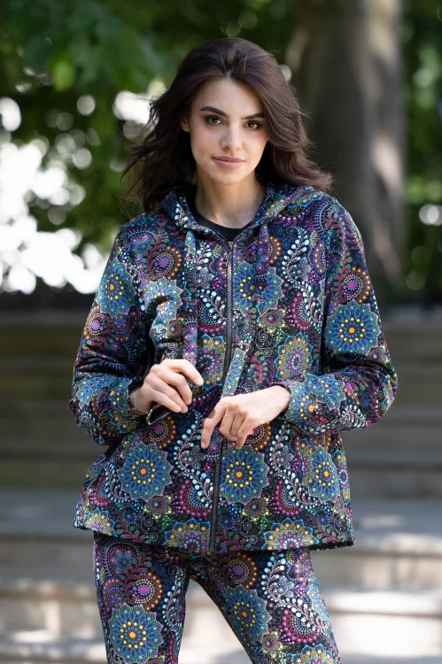 bluzka-czarna-z-bufkami-i-spodnie-klasyczne-i-bluza-z-kontrą--RIO-vippi-design-4.jpg