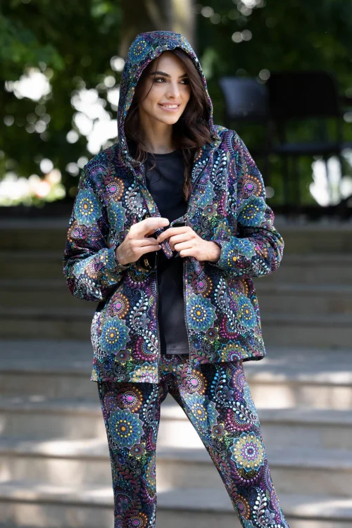 bluzka-czarna-z-bufkami-i-spodnie-klasyczne-i-bluza-z-kontrą--RIO-vippi-design-3.jpg