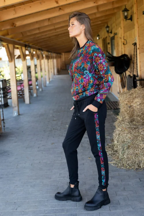 spodnie-lz-lampasami-i-bluza-kangurka-LILY-vippi--design-2.jpg